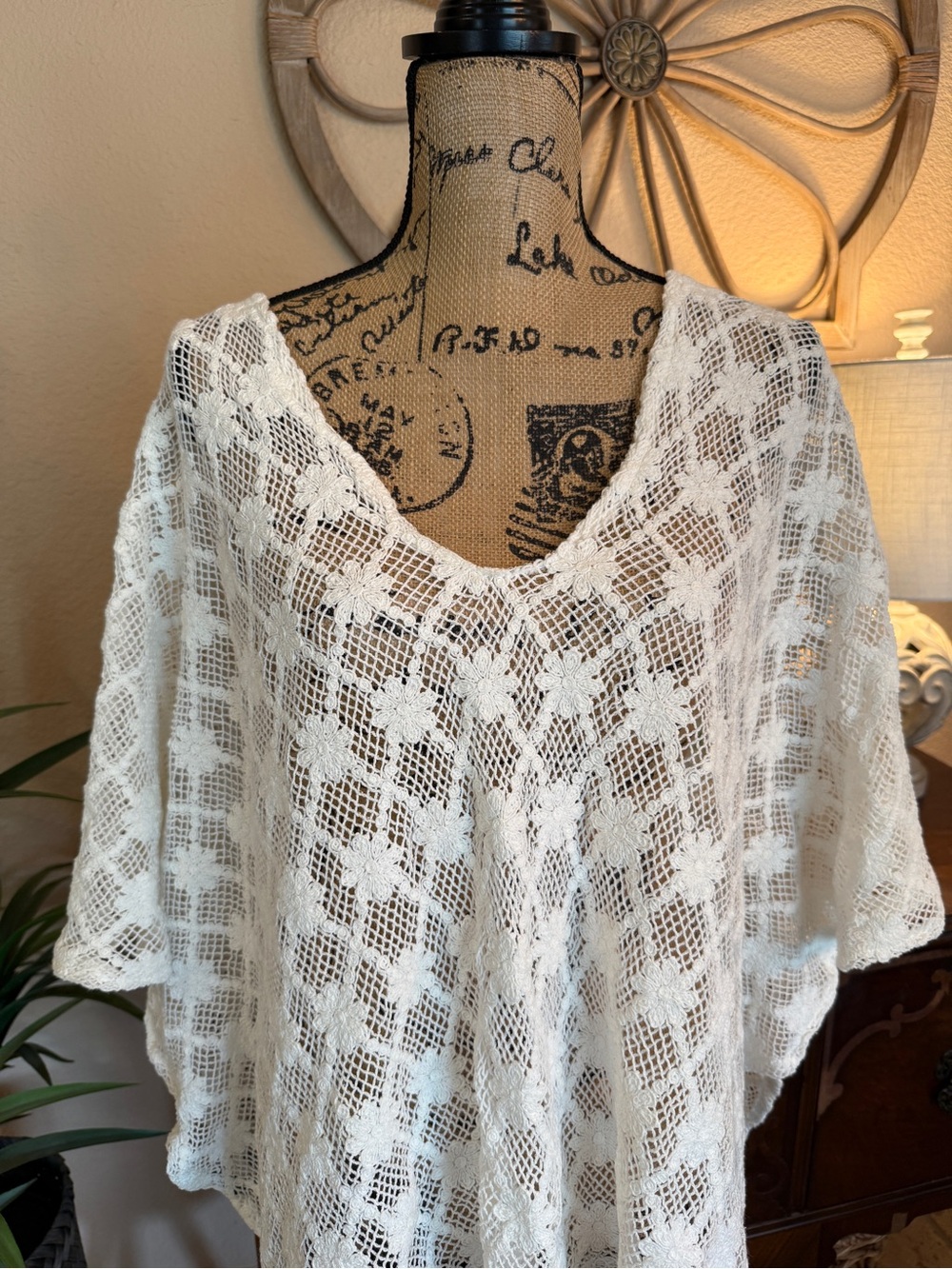 Coco + Carmen White Flower Crochet V-Neck Tunic One Size - Picture 6 of 12